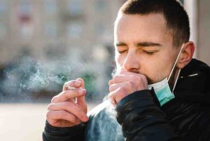 سرفه کردن در افراد سیگاری