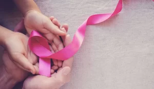 علائم  اصلی سرطان پستان کدامند؟