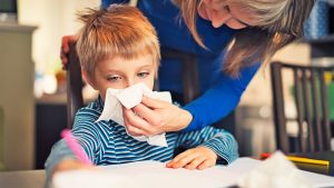 درمان سرماخوردگی کودکان چگونه انجام می‌شود؟