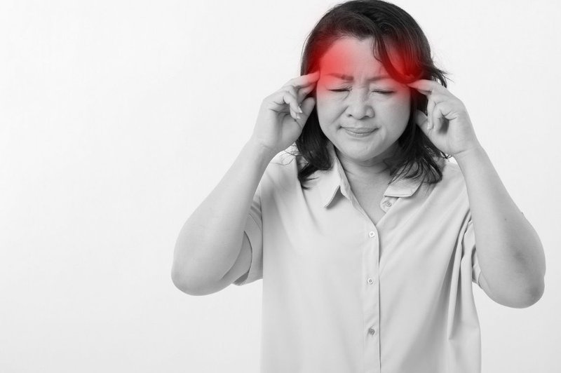برای درمان سردرد های خوشه ای باید به چه دکتری مراجعه کنیم؟