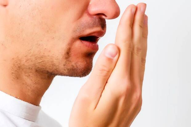چگونه از بوی بد دهان خلاص شویم